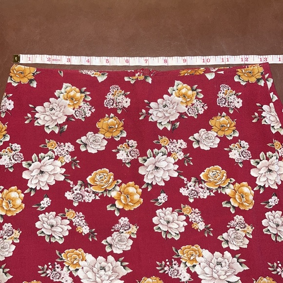 Vintage Red Floral Skirt - Picture 4 of 6